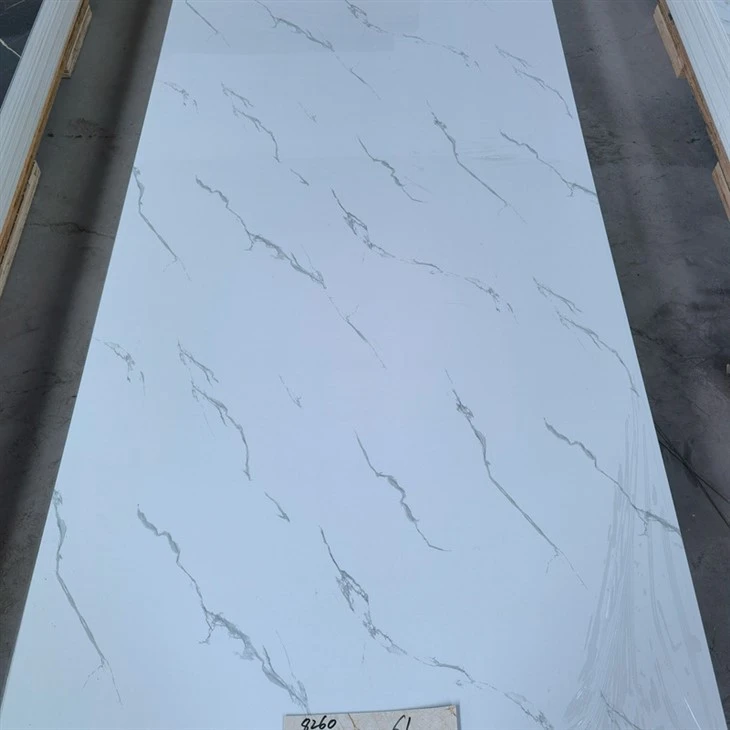 לוח PVC שיש לבן